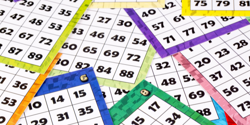 daug spalvotų kortelių kaip žaisti bingo